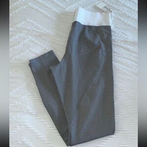 Good American Gray and White Kids Leggings